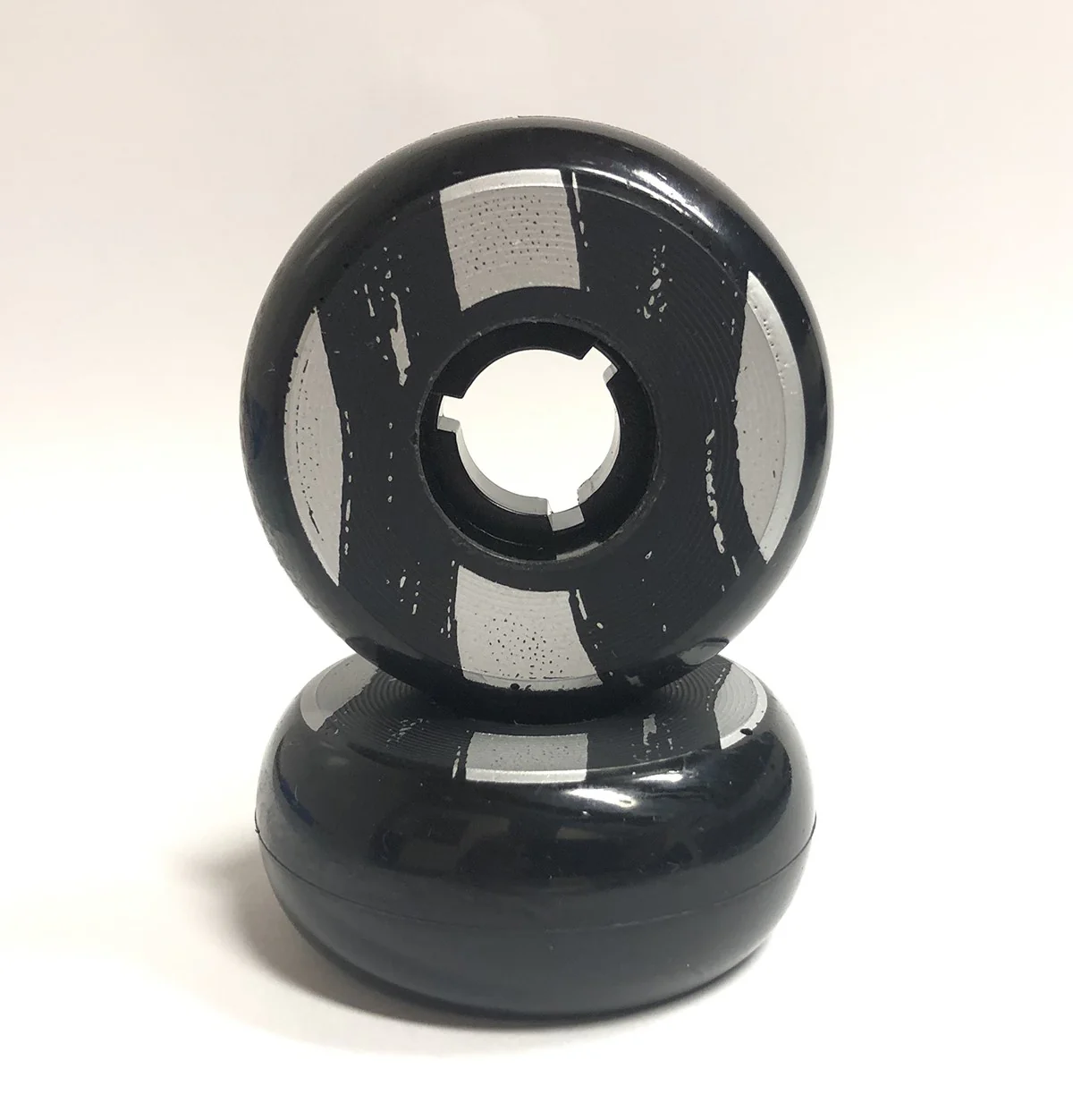 Dead 58/92 Black inline skate wheel - Image 2