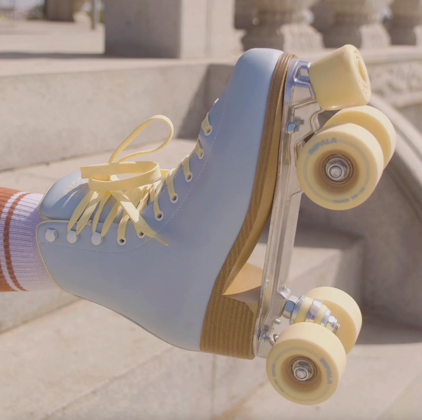 Impala Sky Blue roller skates - Image 8